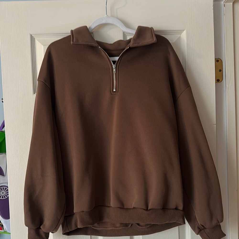 BROWN QUARTERZIP CREWNECK